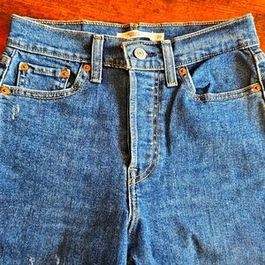 NWOT Levi's Wedgie Straight Ripped Knees Medium Wash Jeans Size 26